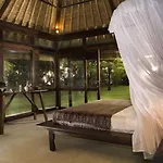 Villa Atas Ombak