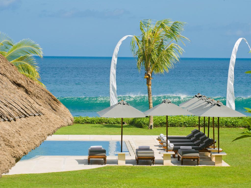 Villa Atas Ombak *